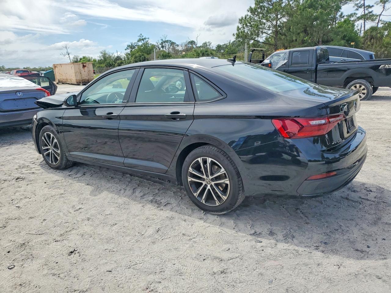 2024 Volkswagen Jetta Sport - Фото 2