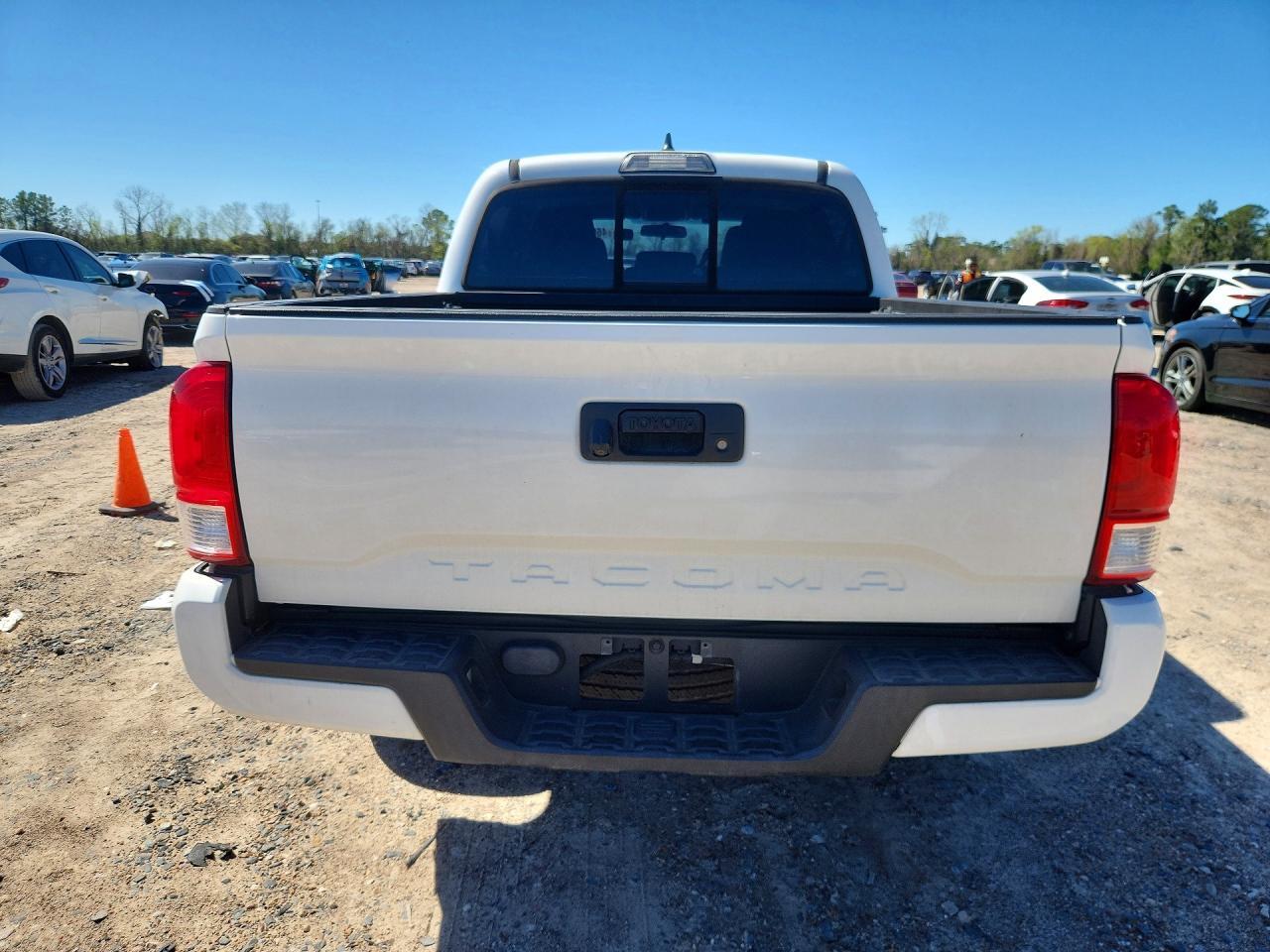 2017 Toyota Tacoma Sr - Фото 6