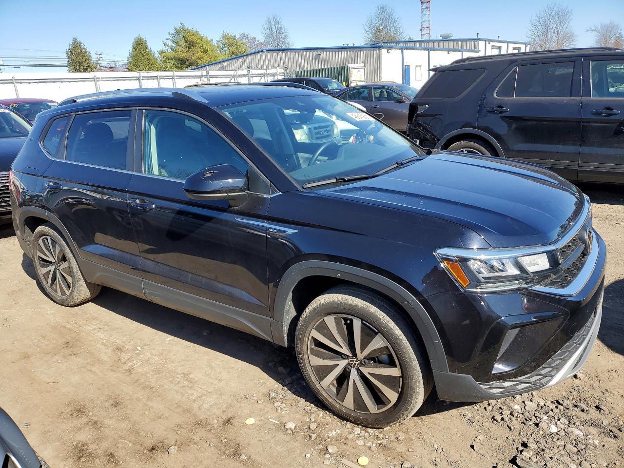 2023 Volkswagen Taos Se - Image 4