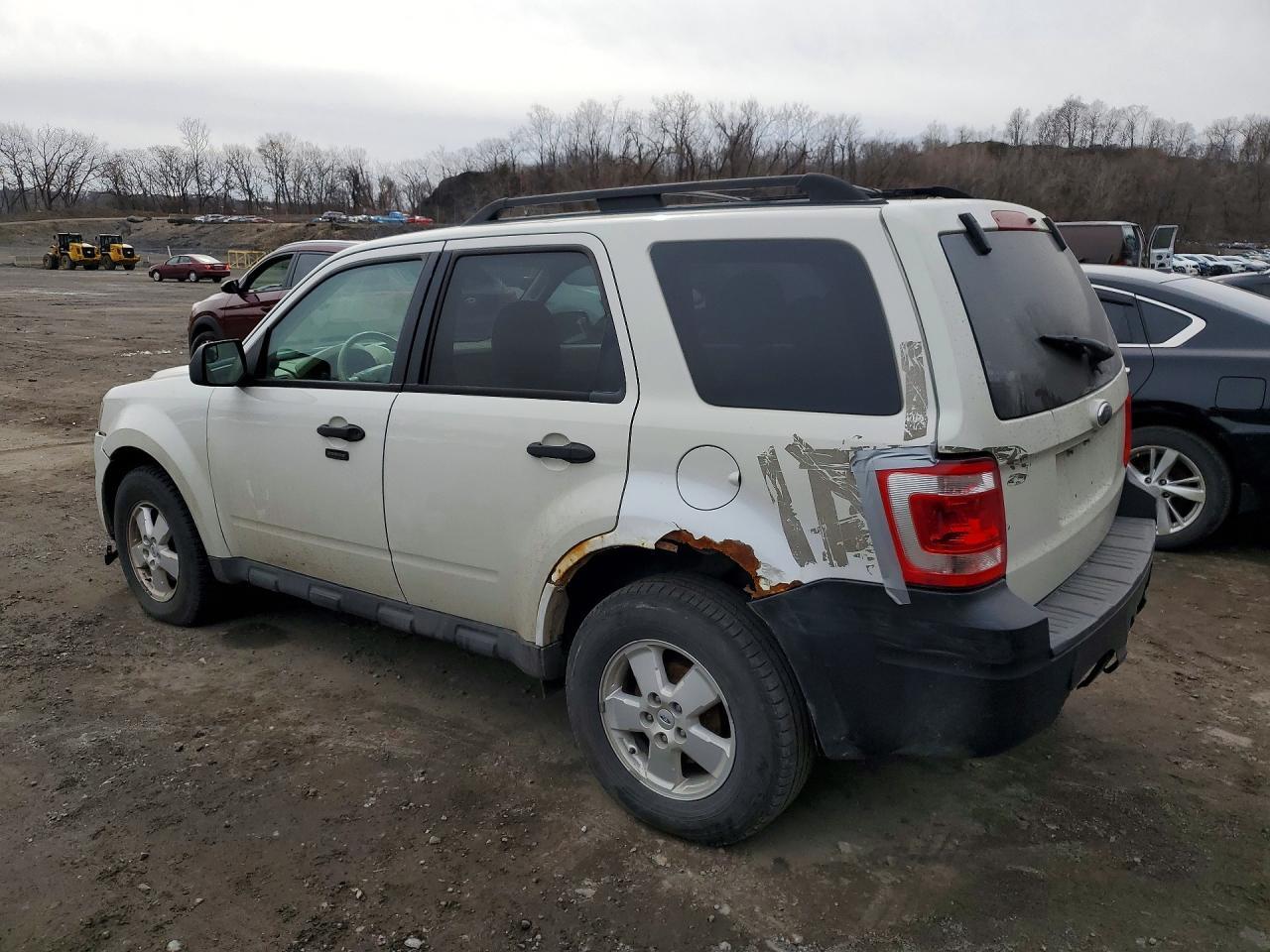 2012 Ford Escape Xlt - Image 2