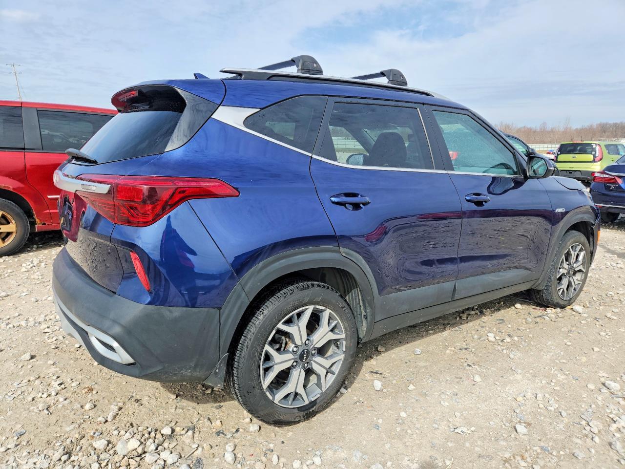 2022 Kia Seltos Ex - Image 3