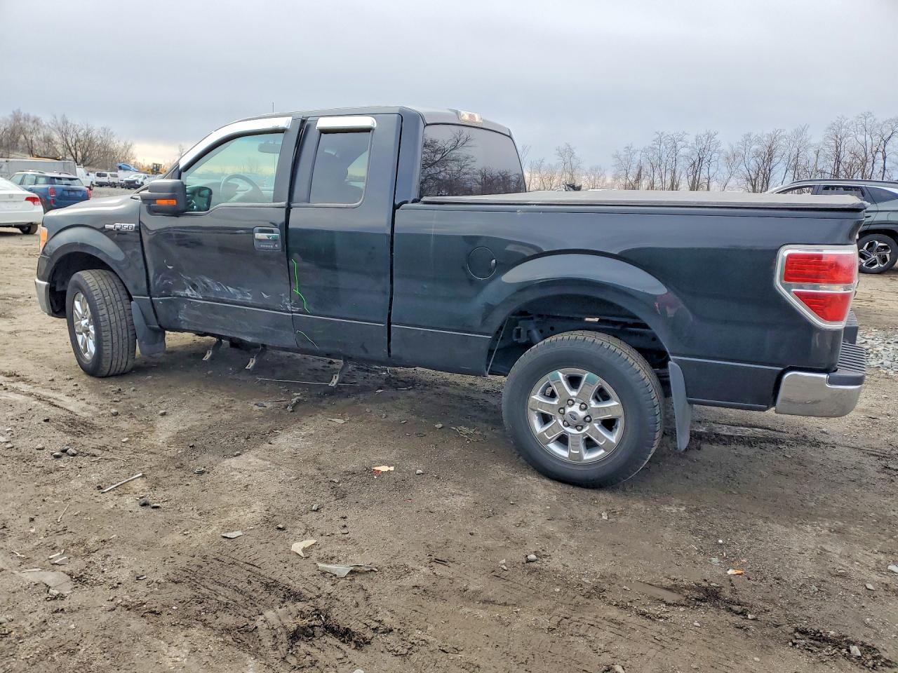 2014 Ford F150 Super Cab - Фото 2