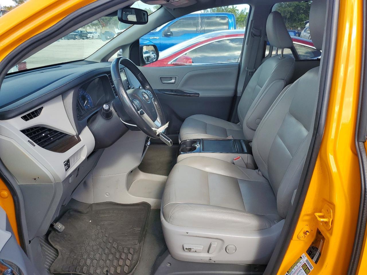2019 Toyota Sienna Xle 8-Passenger - Image 7