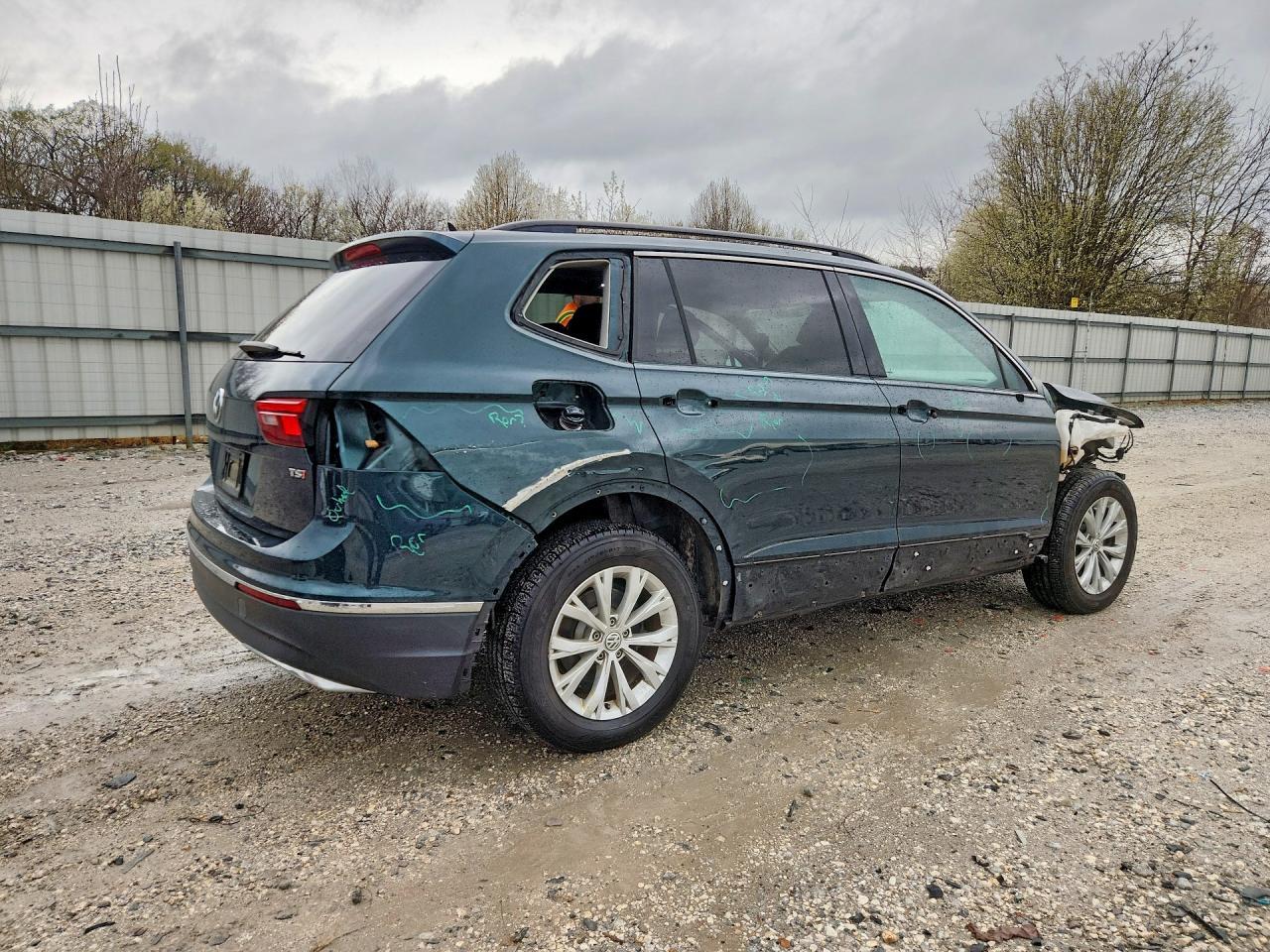 2018 Volkswagen Tiguan Se - Фото 3