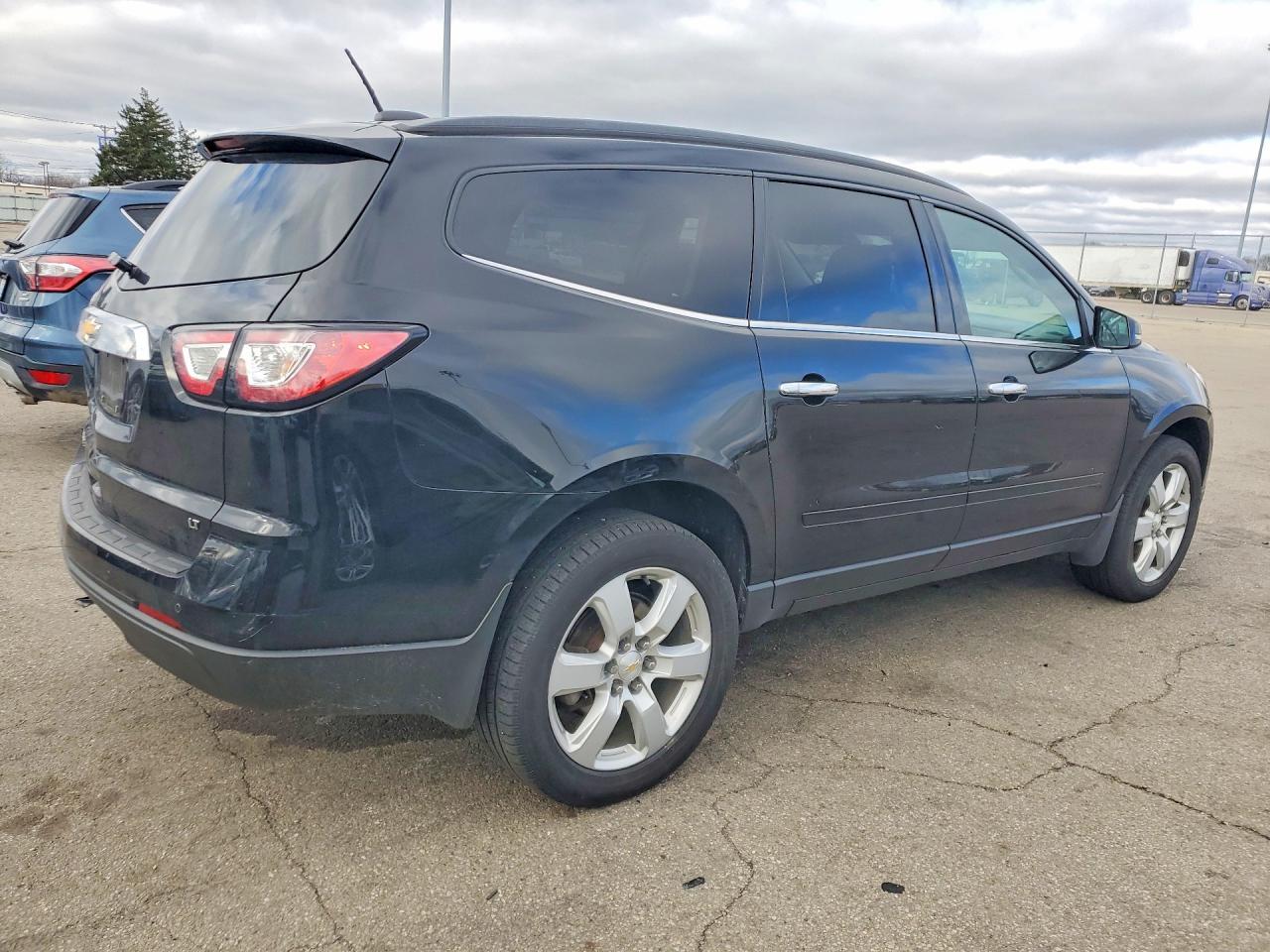 2017 Chevrolet Traverse Lt - Фото 3