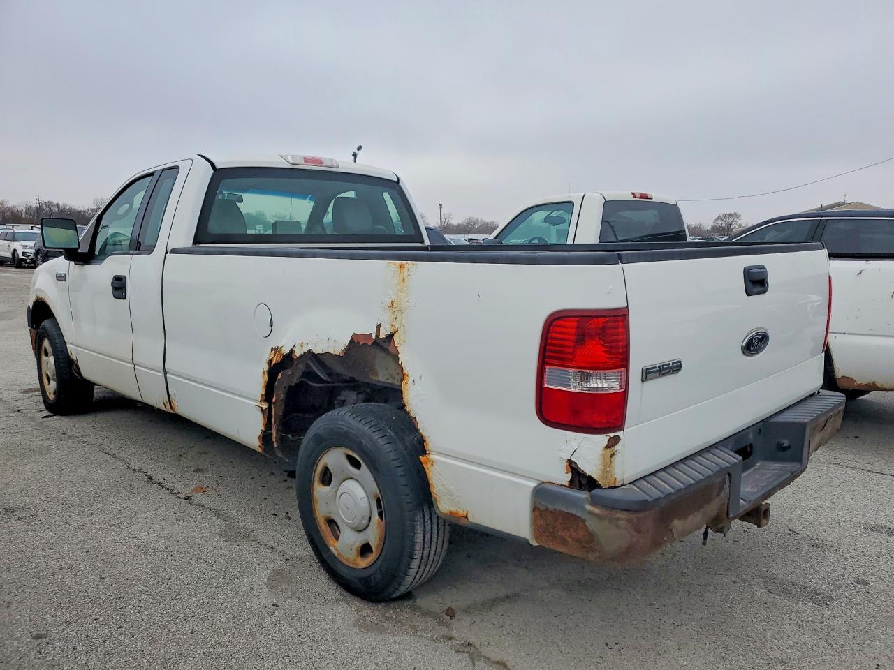 2005 Ford F150 - Image 2