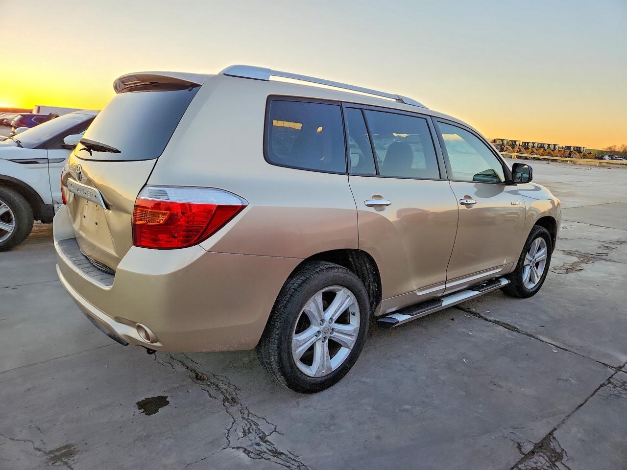 2010 Toyota Highlander Limited - Image 3