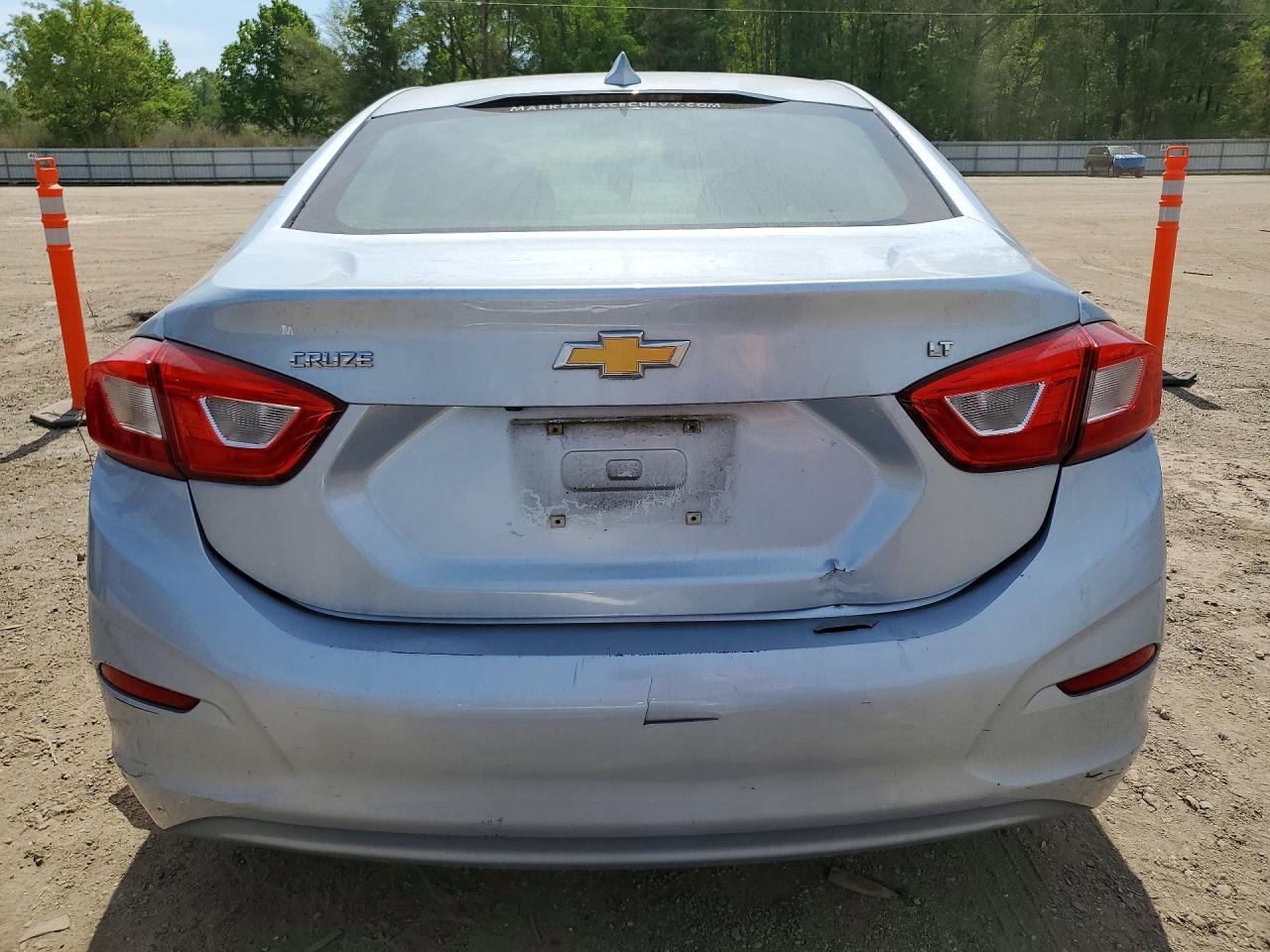 2018 Chevrolet Cruze Lt - Image 6