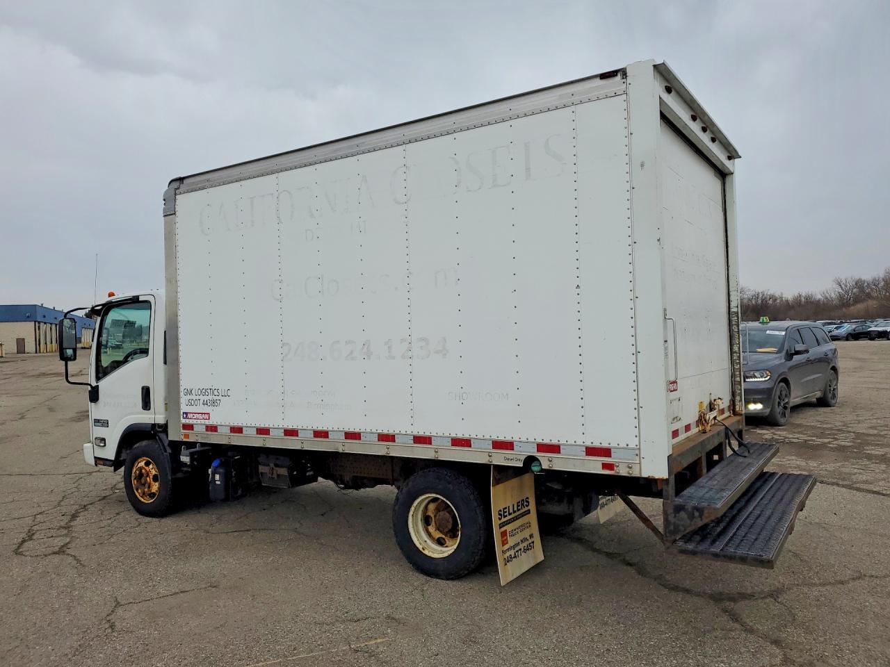 2014 Isuzu Npr Box Truck - Image 2