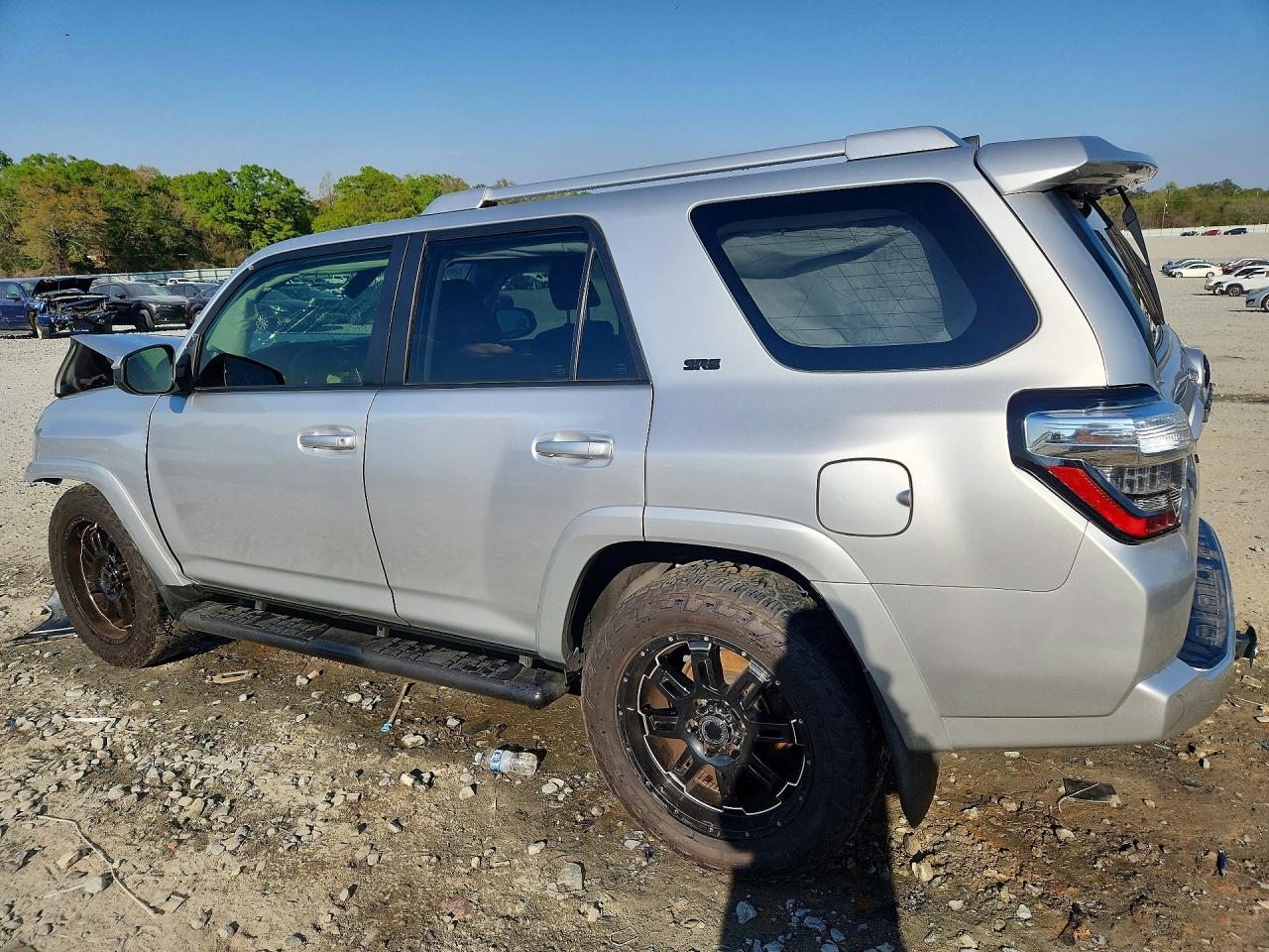 2018 Toyota 4Runner Sr5 - Image 2