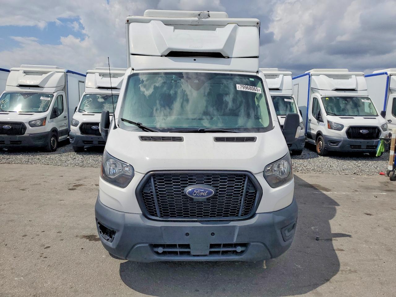 2020 Ford Transit Delivery Truck - Image 5