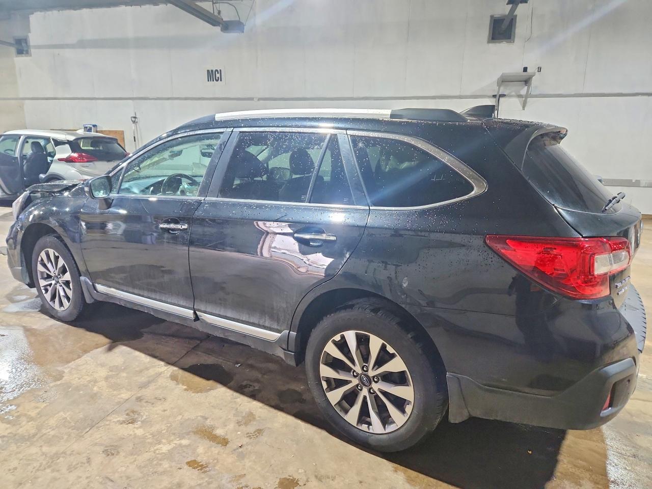 2018 Subaru Outback Touring - Image 2