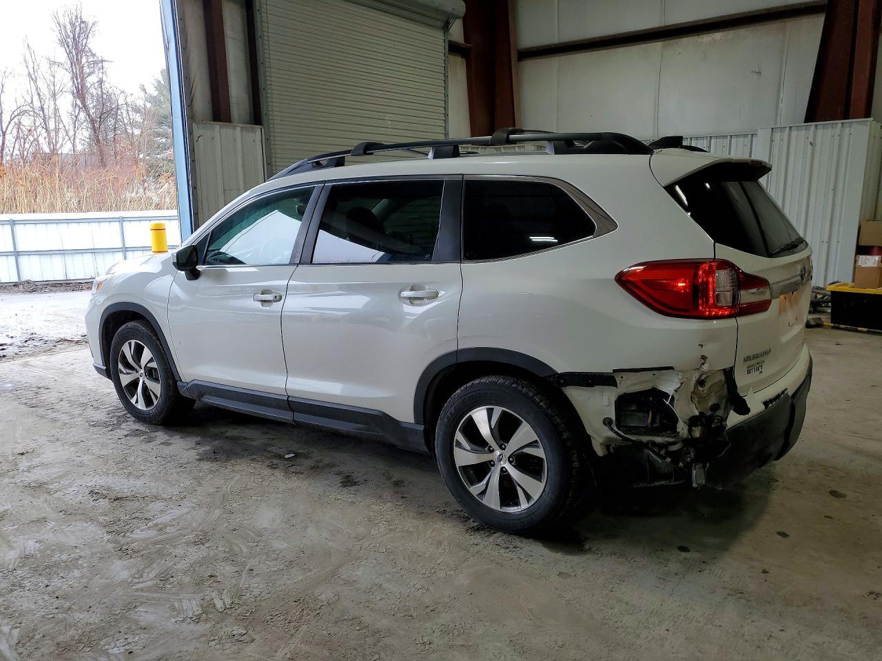 2019 Subaru Ascent Premium - Фото 2