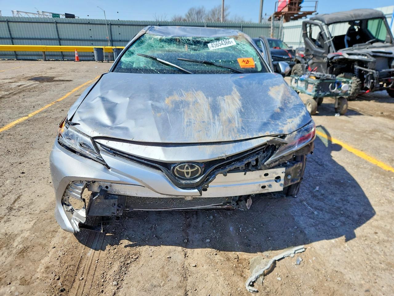 2020 Toyota Camry Le - Фото 5