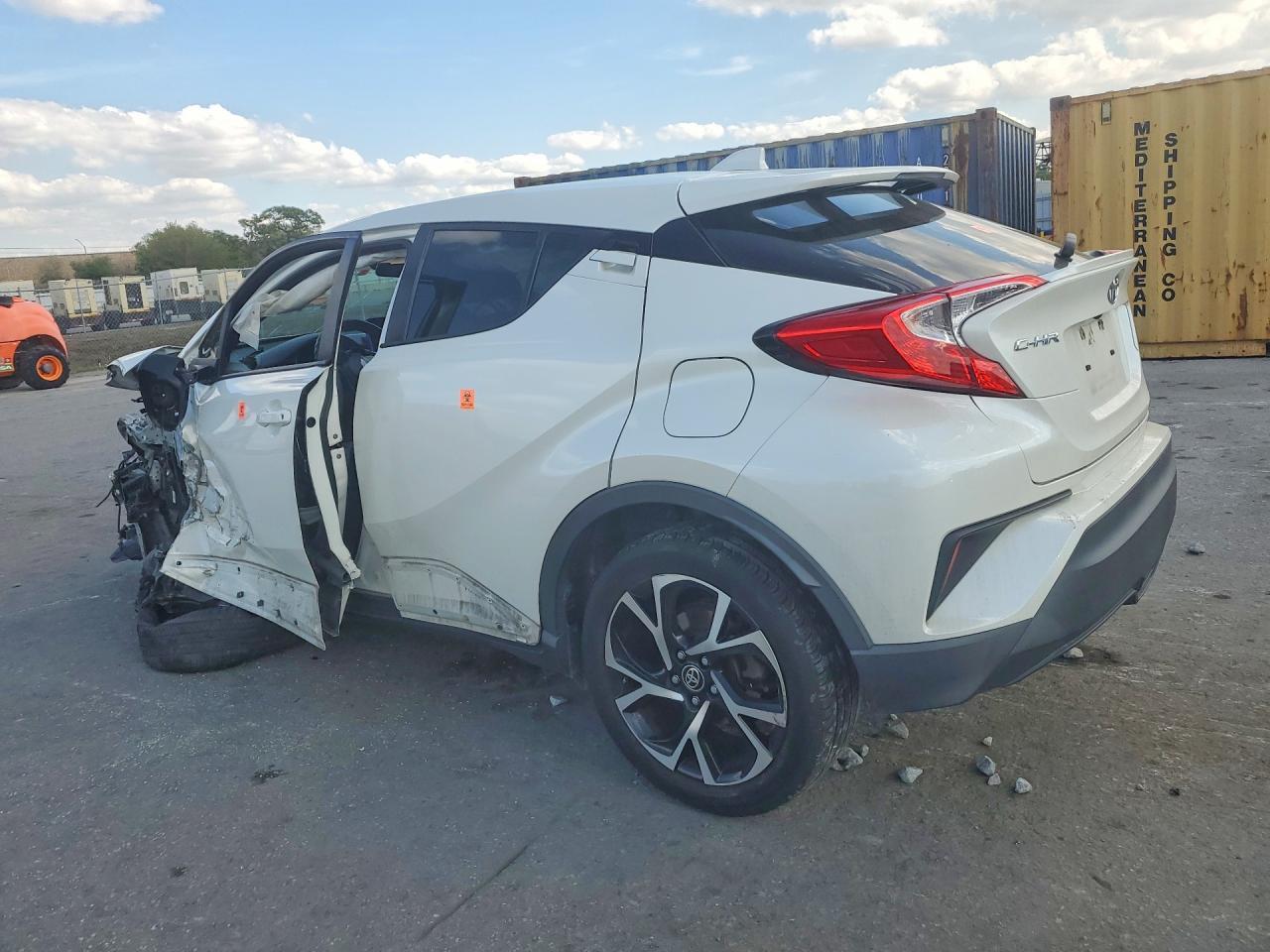 2020 Toyota C-Hr Xle - Image 2