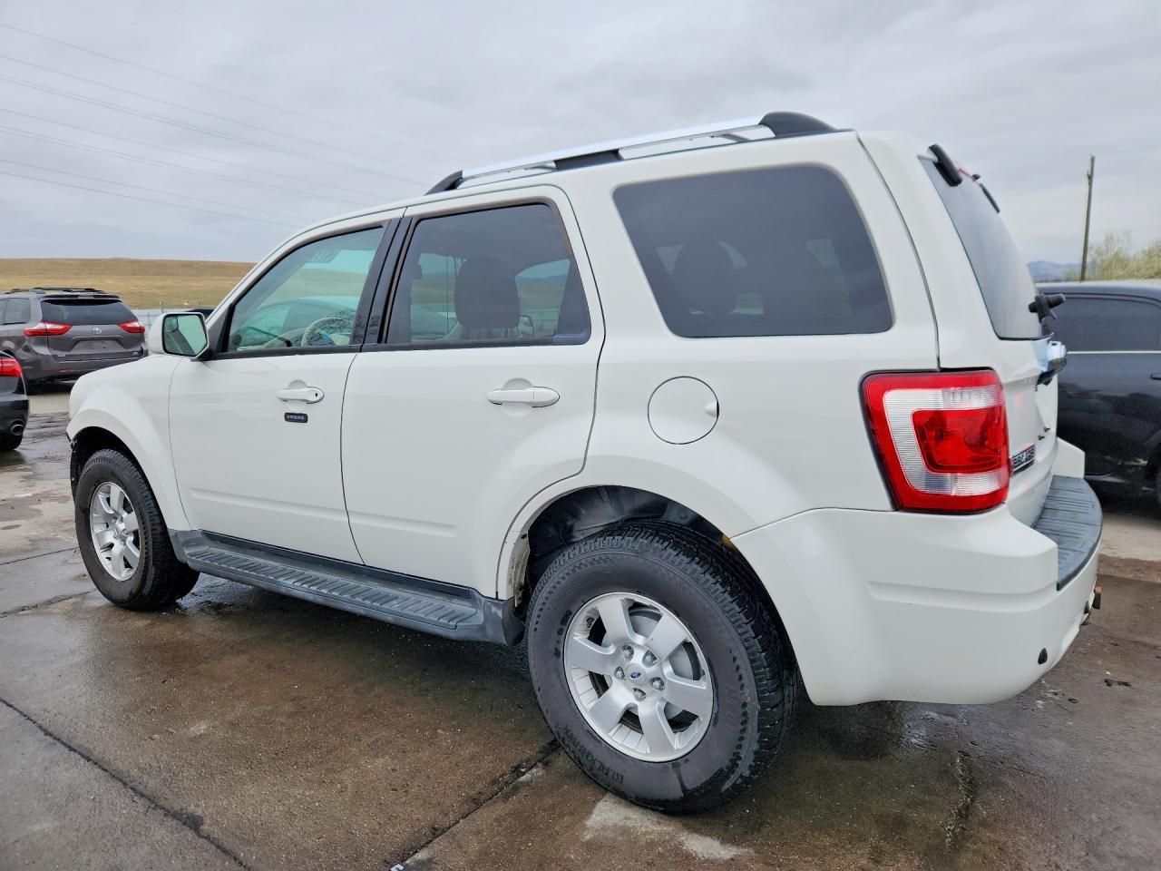 2010 Ford Escape Limited - Image 2
