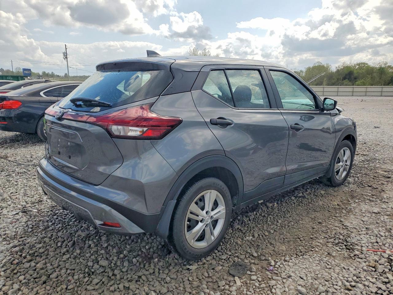 2025 Nissan Kicks Play S - Image 3