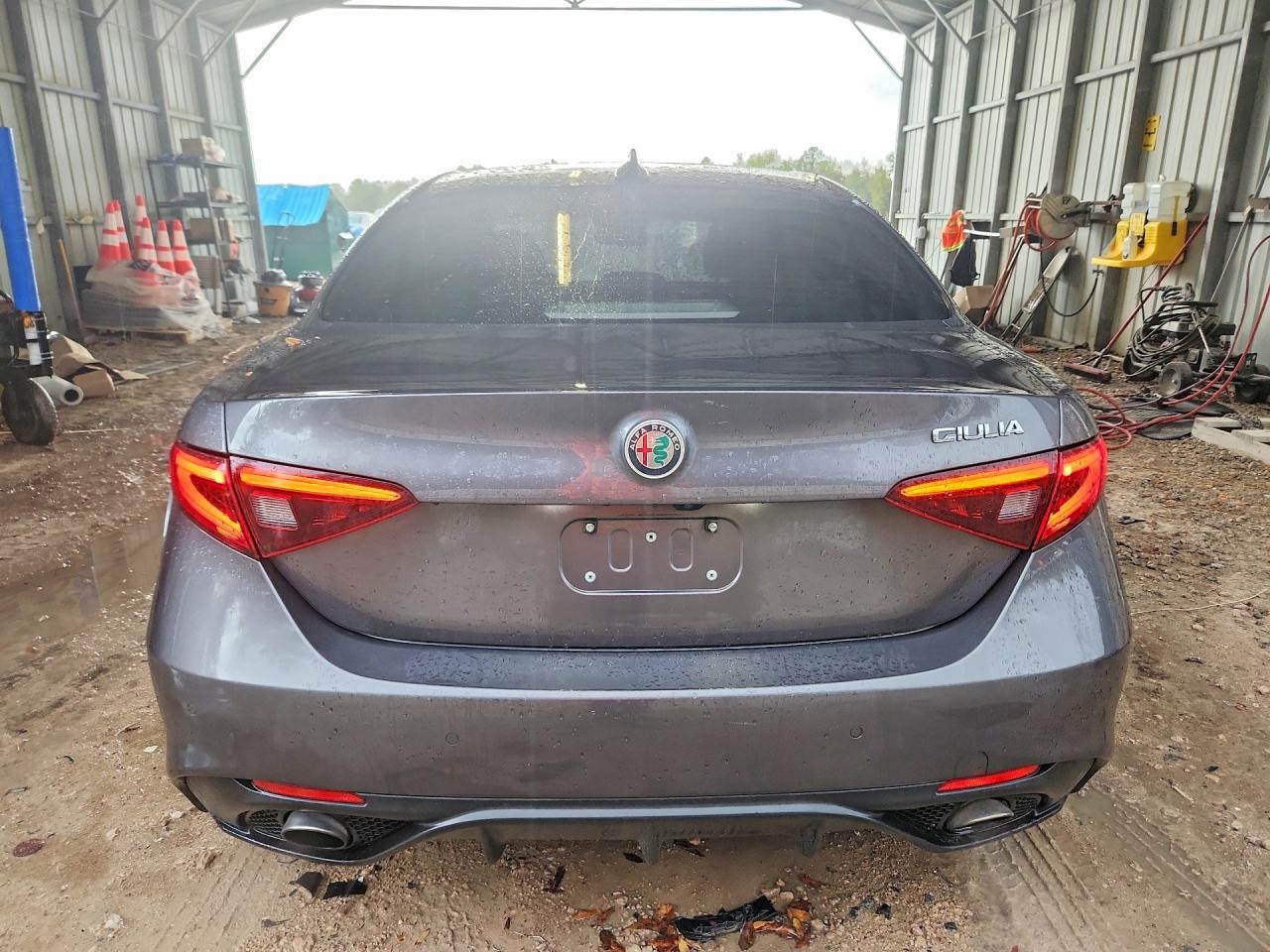 2018 Alfa Romeo Giulia - Фото 6