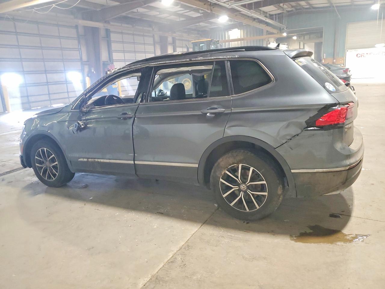 2021 Volkswagen Tiguan Se - Фото 2