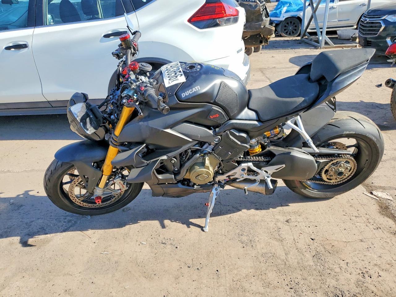 2022 Ducati Streetfighter V4 - Image 3
