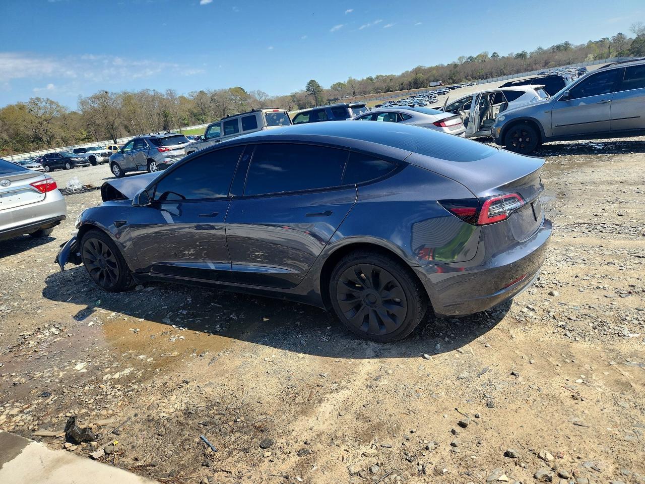 2022 Tesla Model 3 - Фото 2