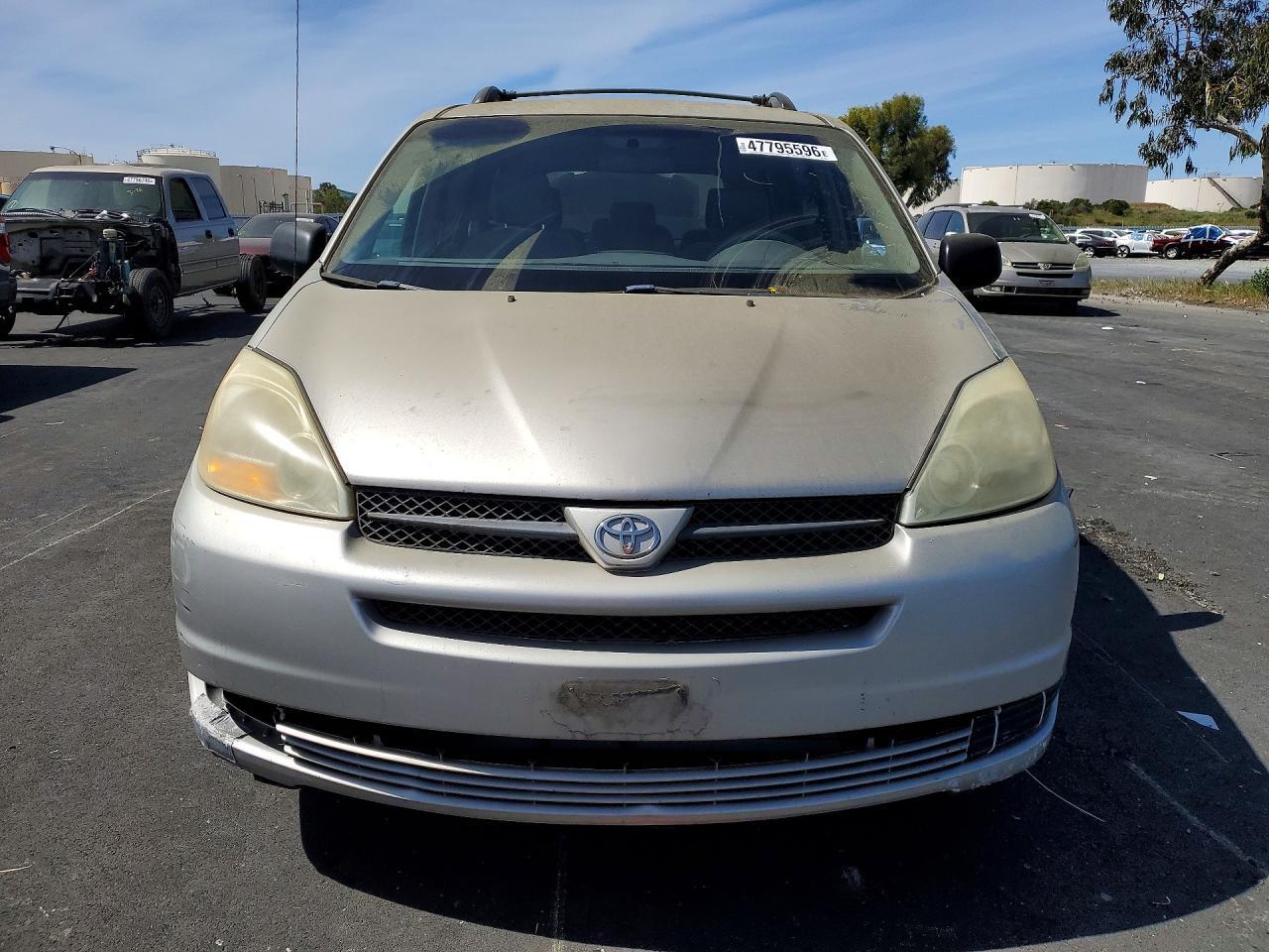 2005 Toyota Sienna - Image 5