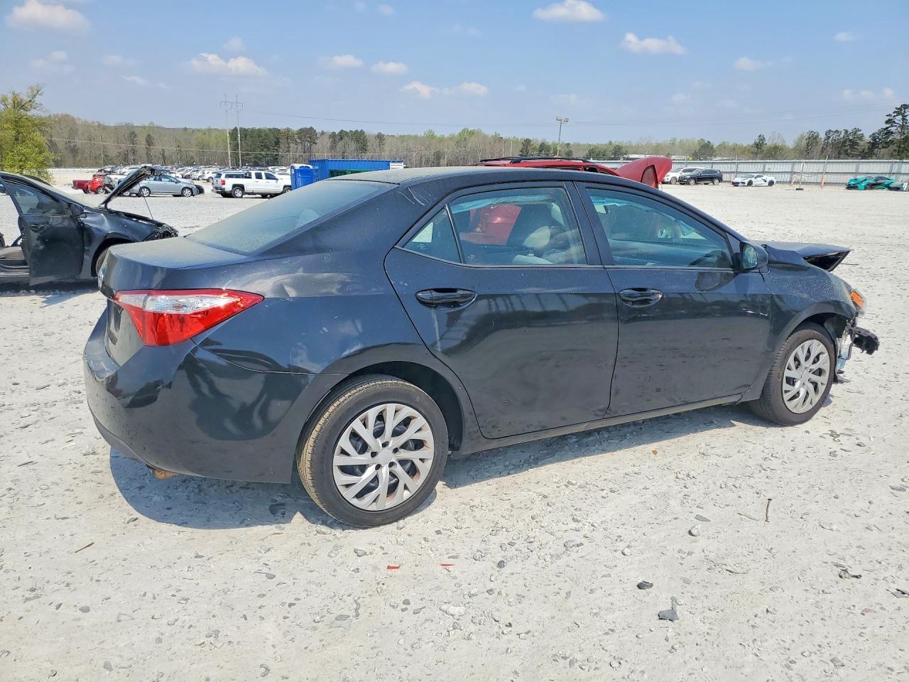 2014 Toyota Corolla Le - Image 3