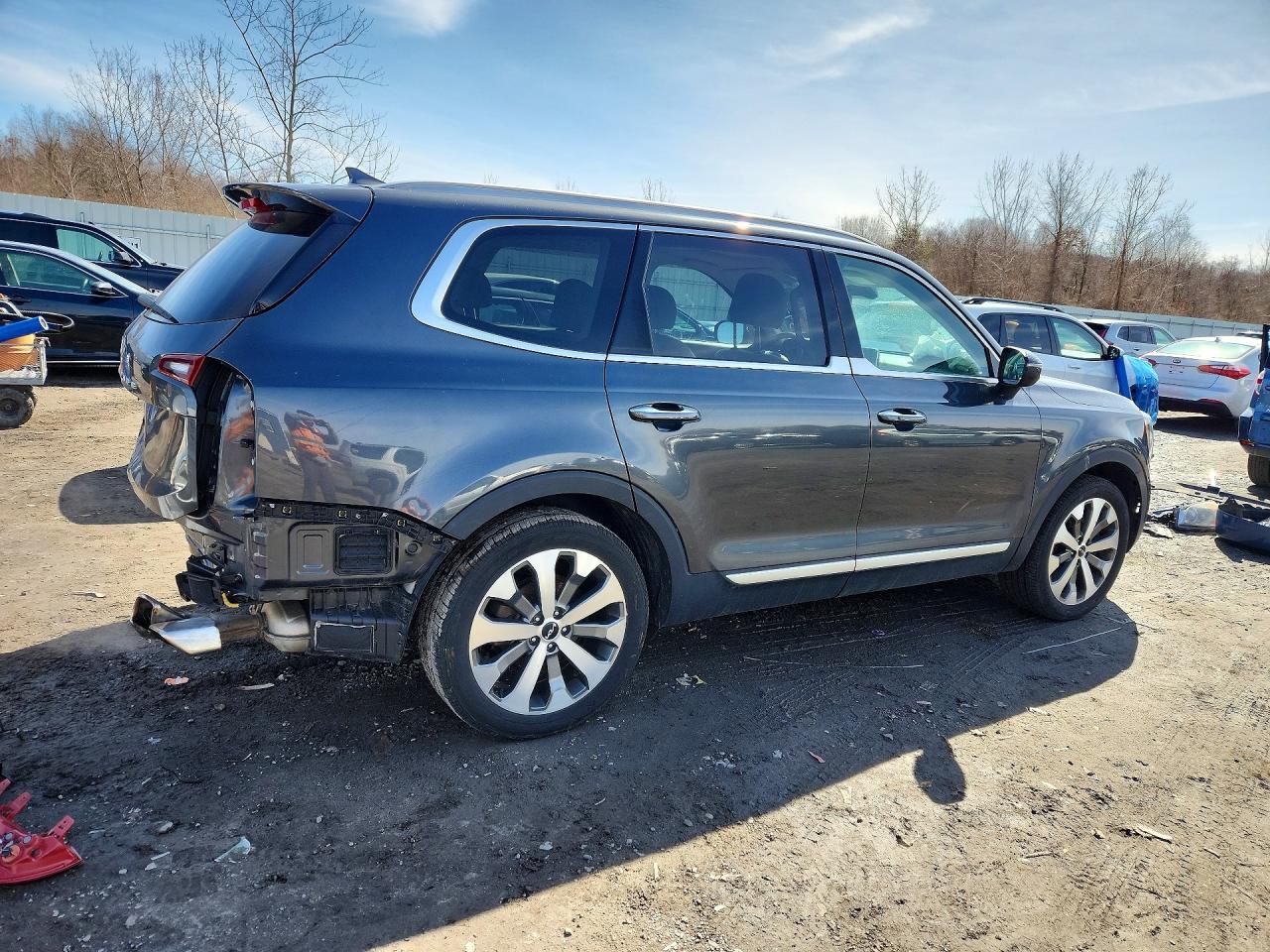 2022 Kia Telluride S - Image 3
