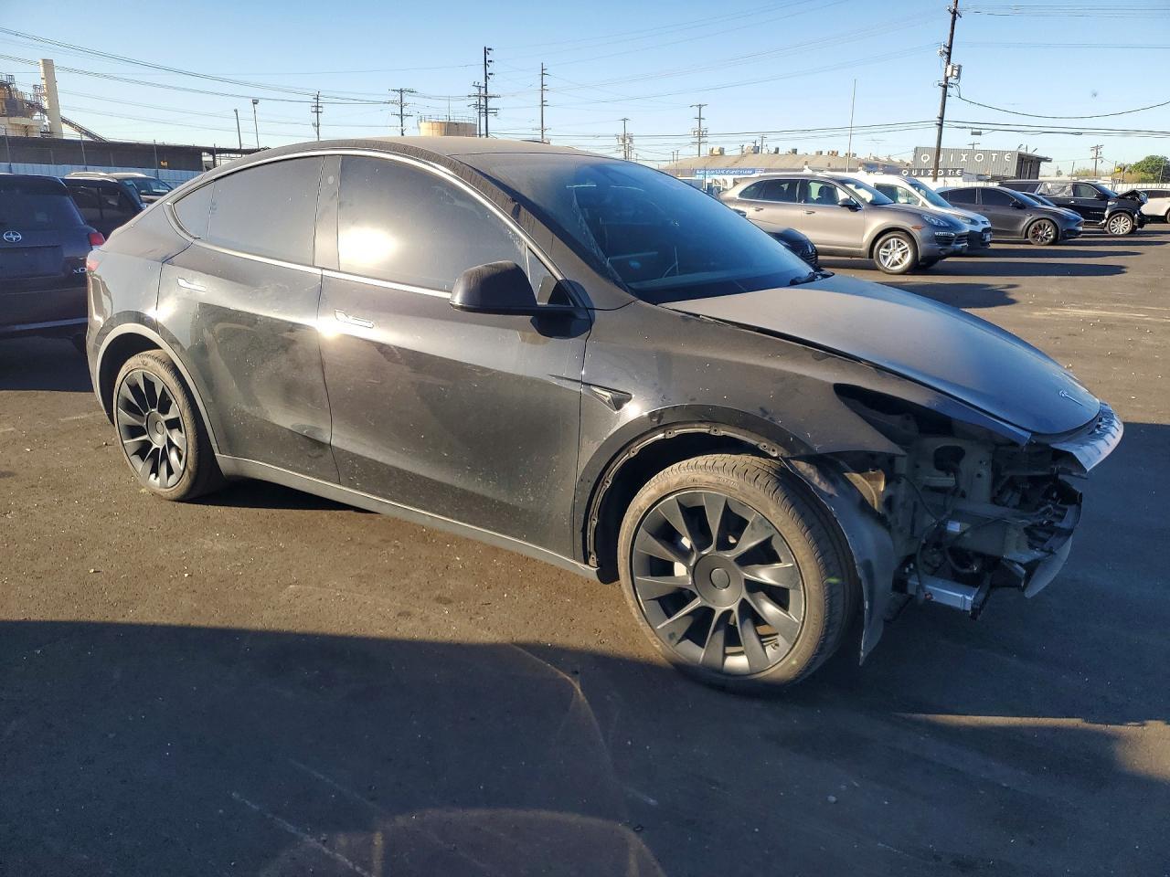 2023 Tesla Model Y - Фото 4