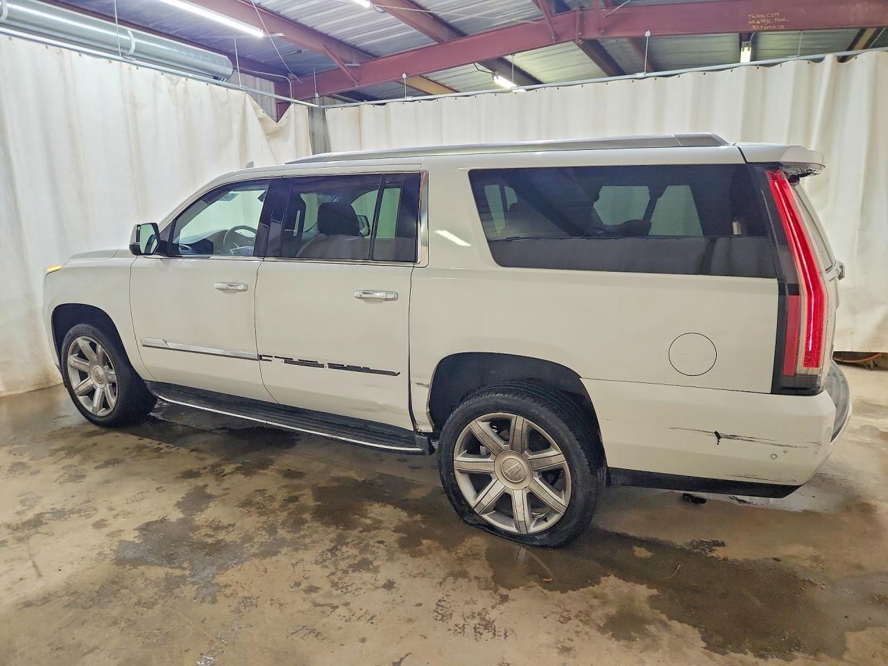 2017 Cadillac Escalade Esv Luxury - Image 2
