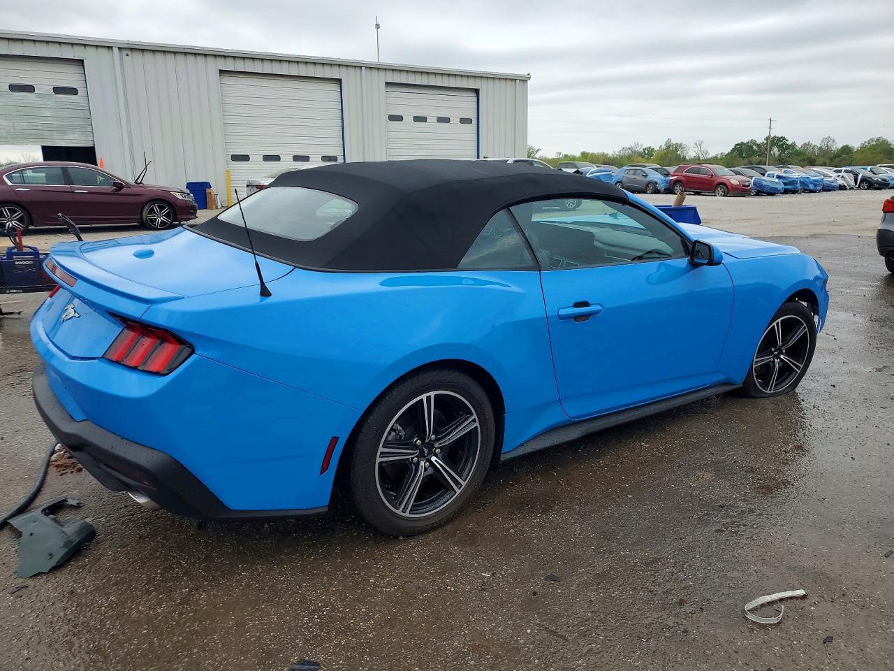 2024 Ford Mustang - Фото 3