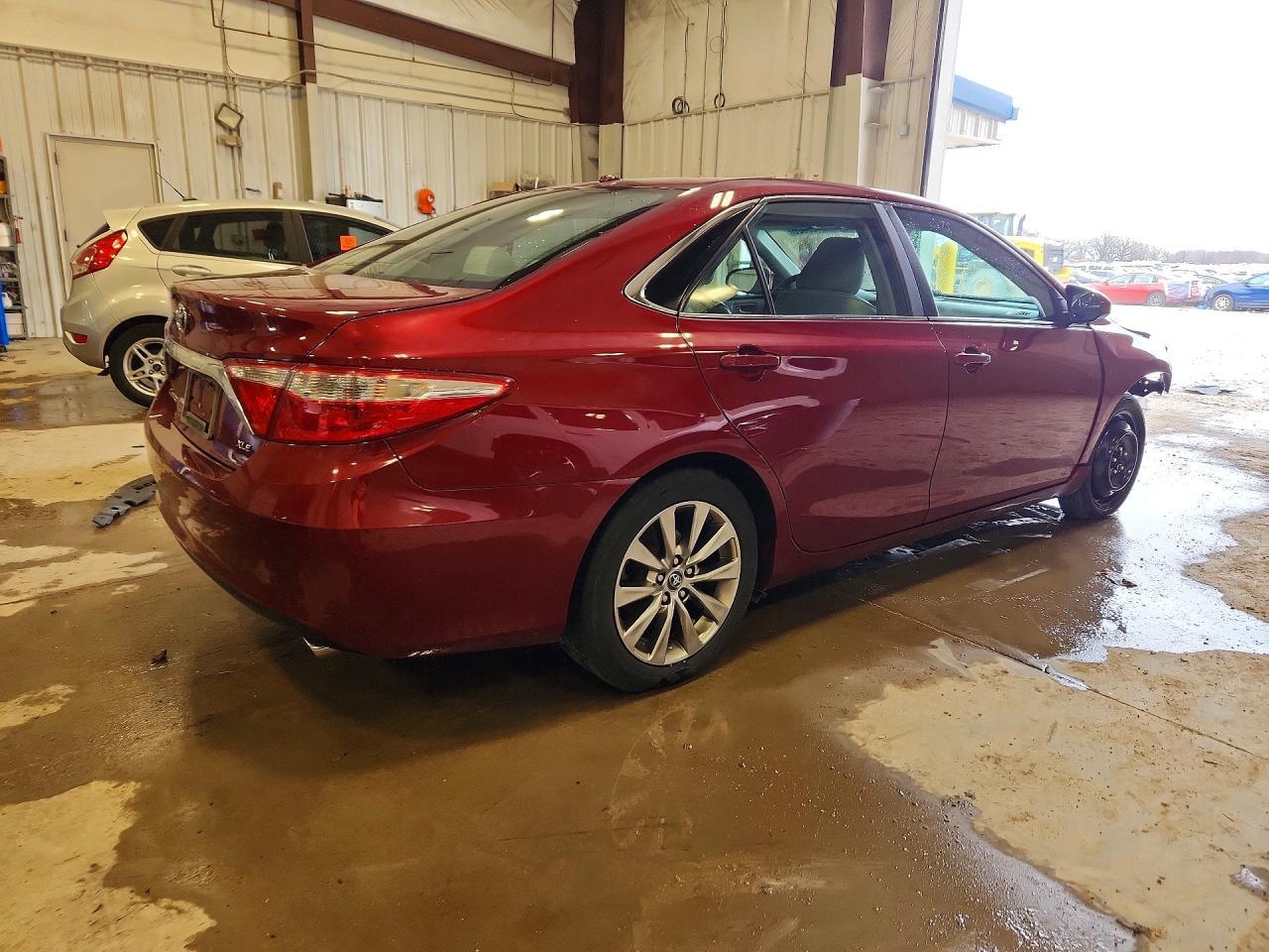2016 Toyota Camry Xle - Фото 3