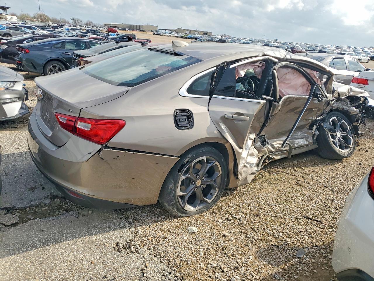 2024 Chevrolet Malibu Lt - Фото 3