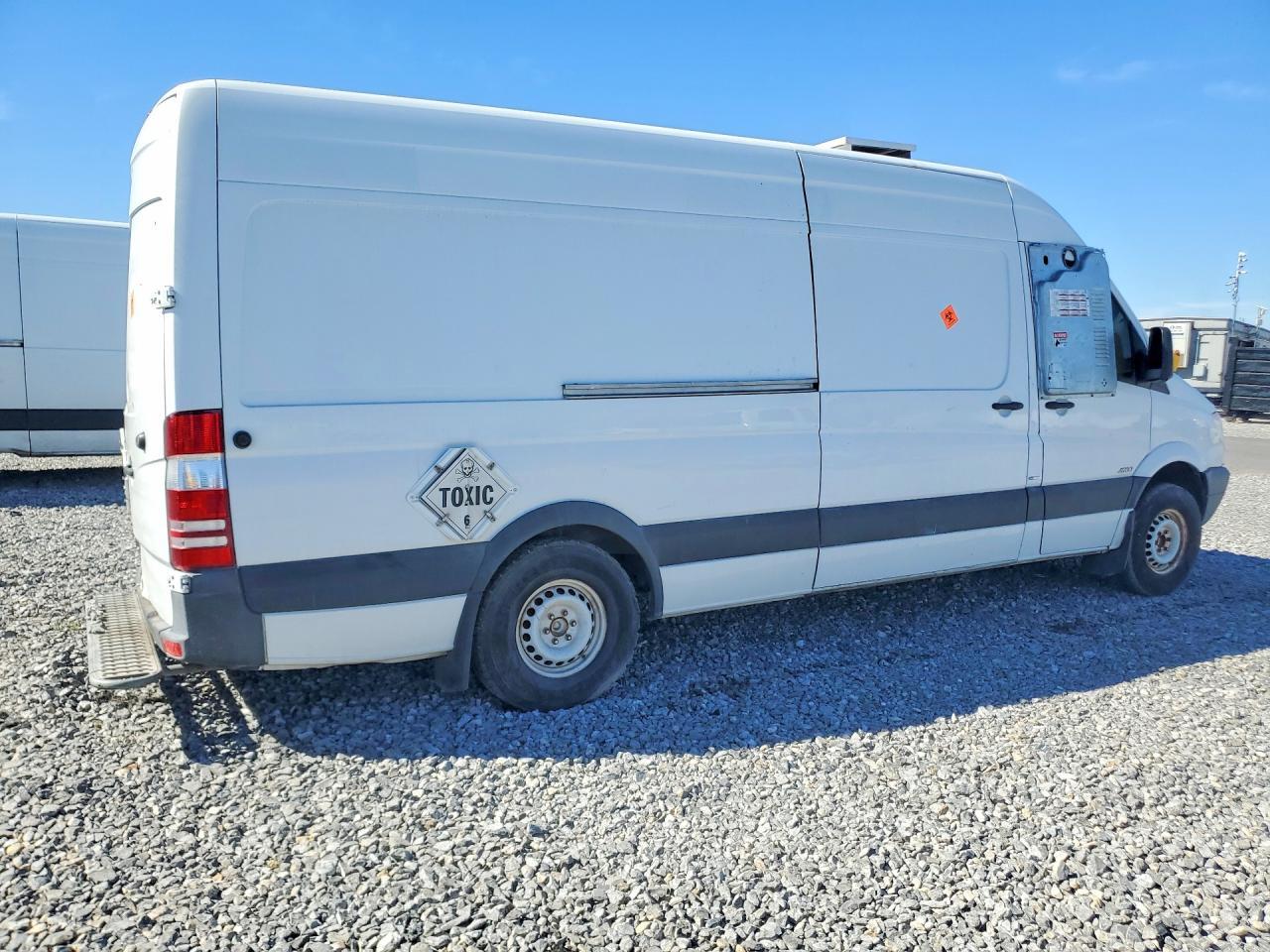 2012 Mercedes Benz Sprinter 2500 Utility / Service Van - Фото 3