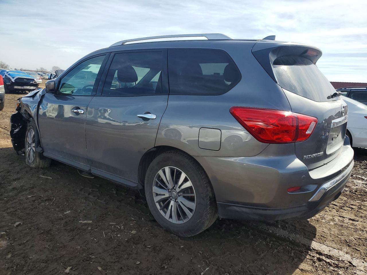 2019 Nissan Pathfinder S - Фото 2