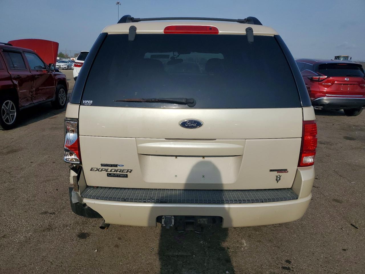 2005 Ford Explorer Limited - Image 6