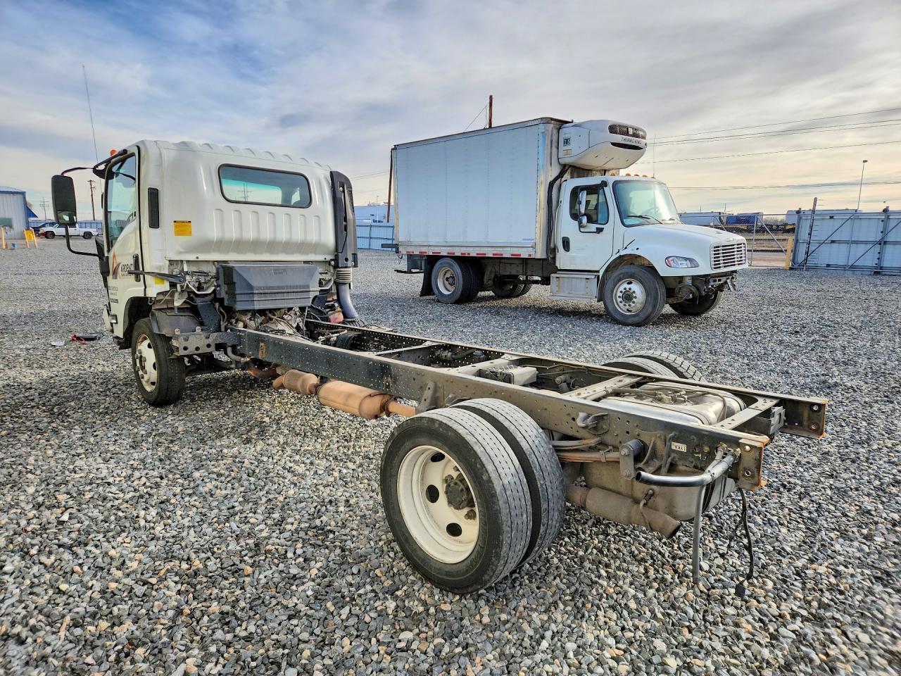 2024 Isuzu Npr Hd Truck Cab And Chassis - Фото 2