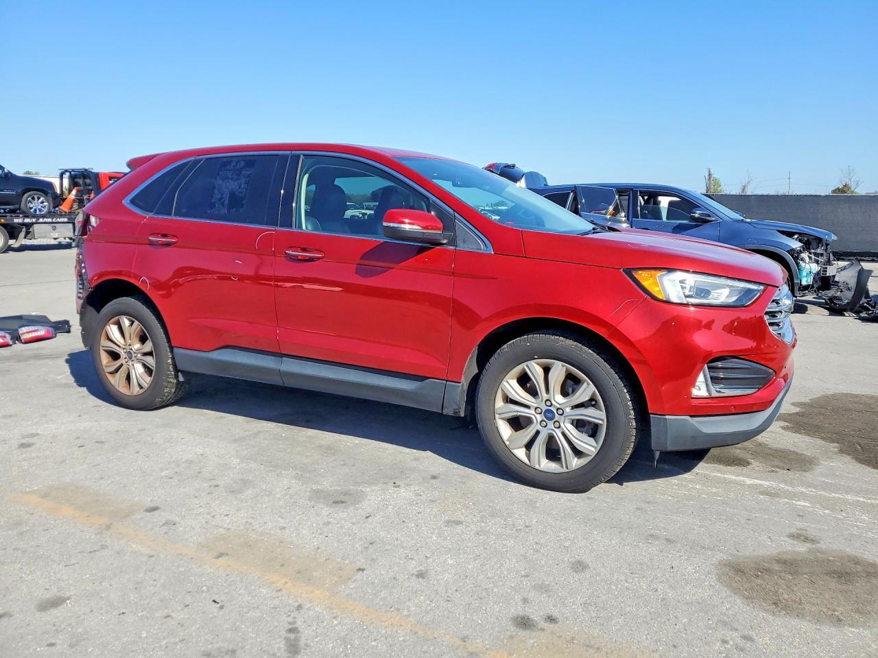 2022 Ford Edge Titanium - Image 4