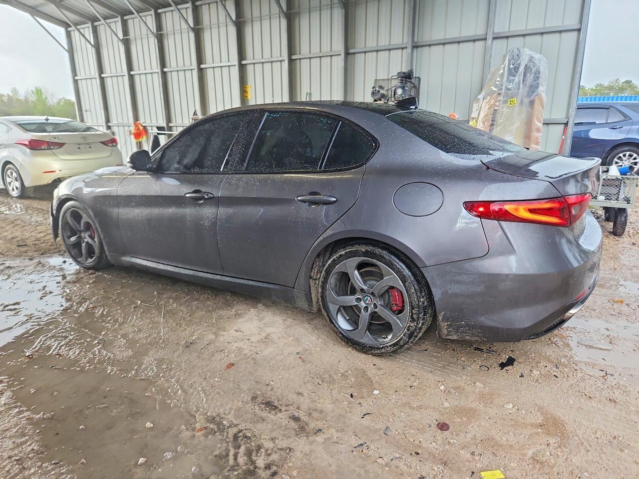 2018 Alfa Romeo Giulia - Фото 2