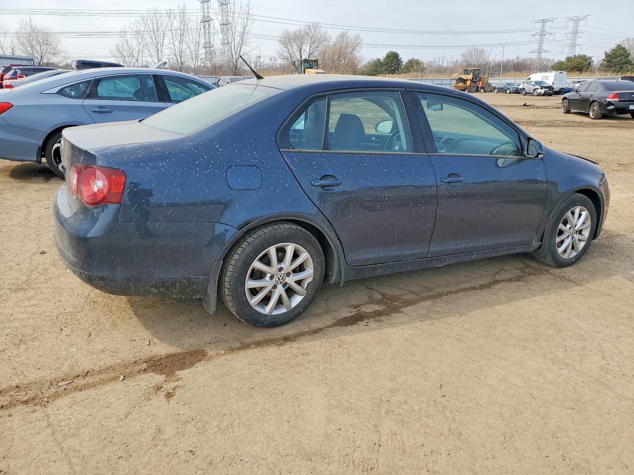 2010 Volkswagen Jetta Limited - Фото 3
