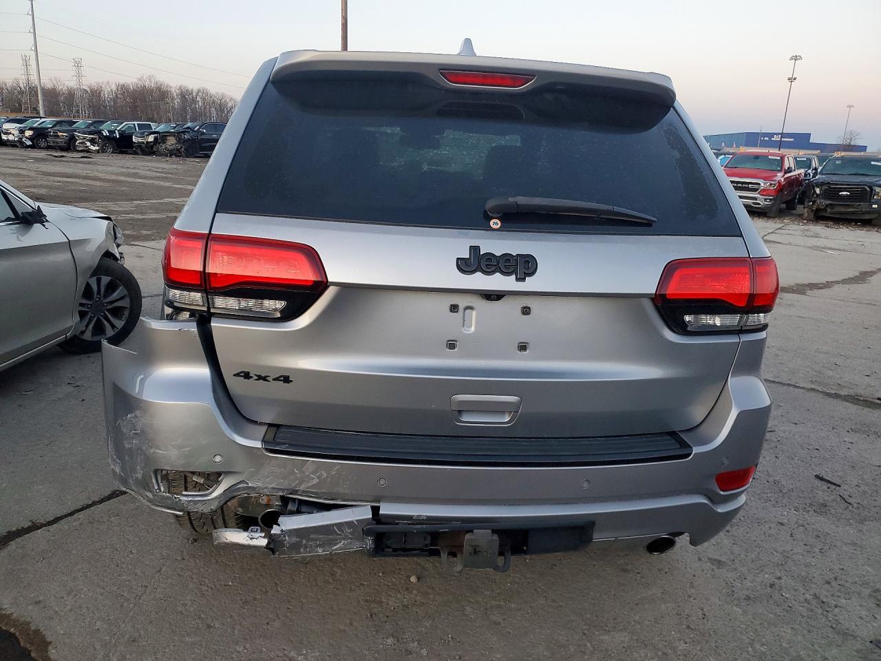 2015 Jeep Grand Cherokee Laredo - Image 6