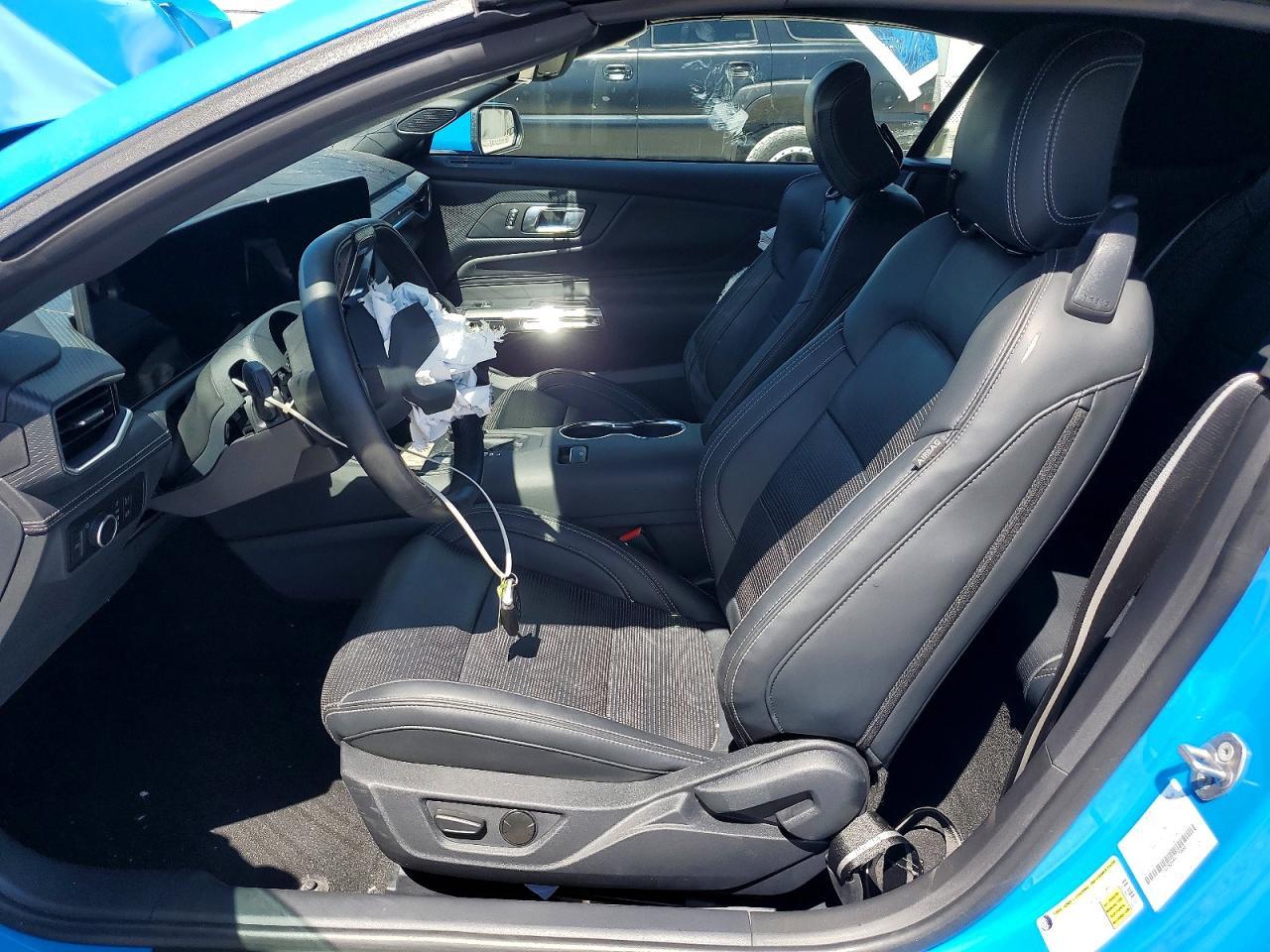 2025 Ford Mustang - Фото 7