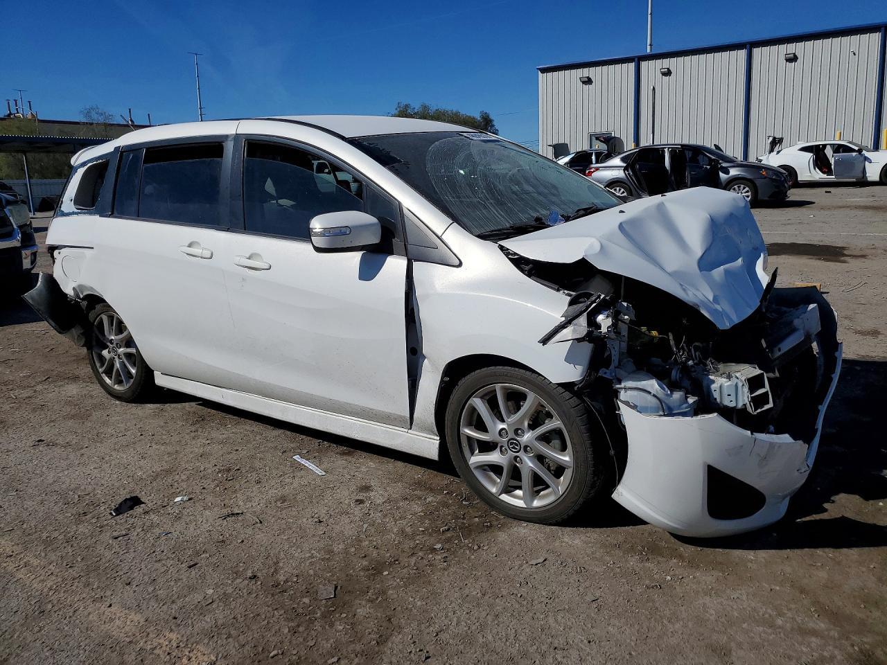 2014 Mazda 5 Touring - Image 4