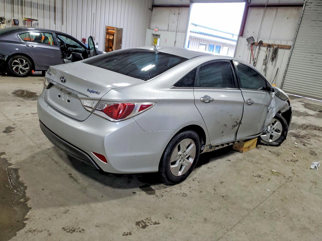 2012 Hyundai Sonata Hybrid Base - Фото 3