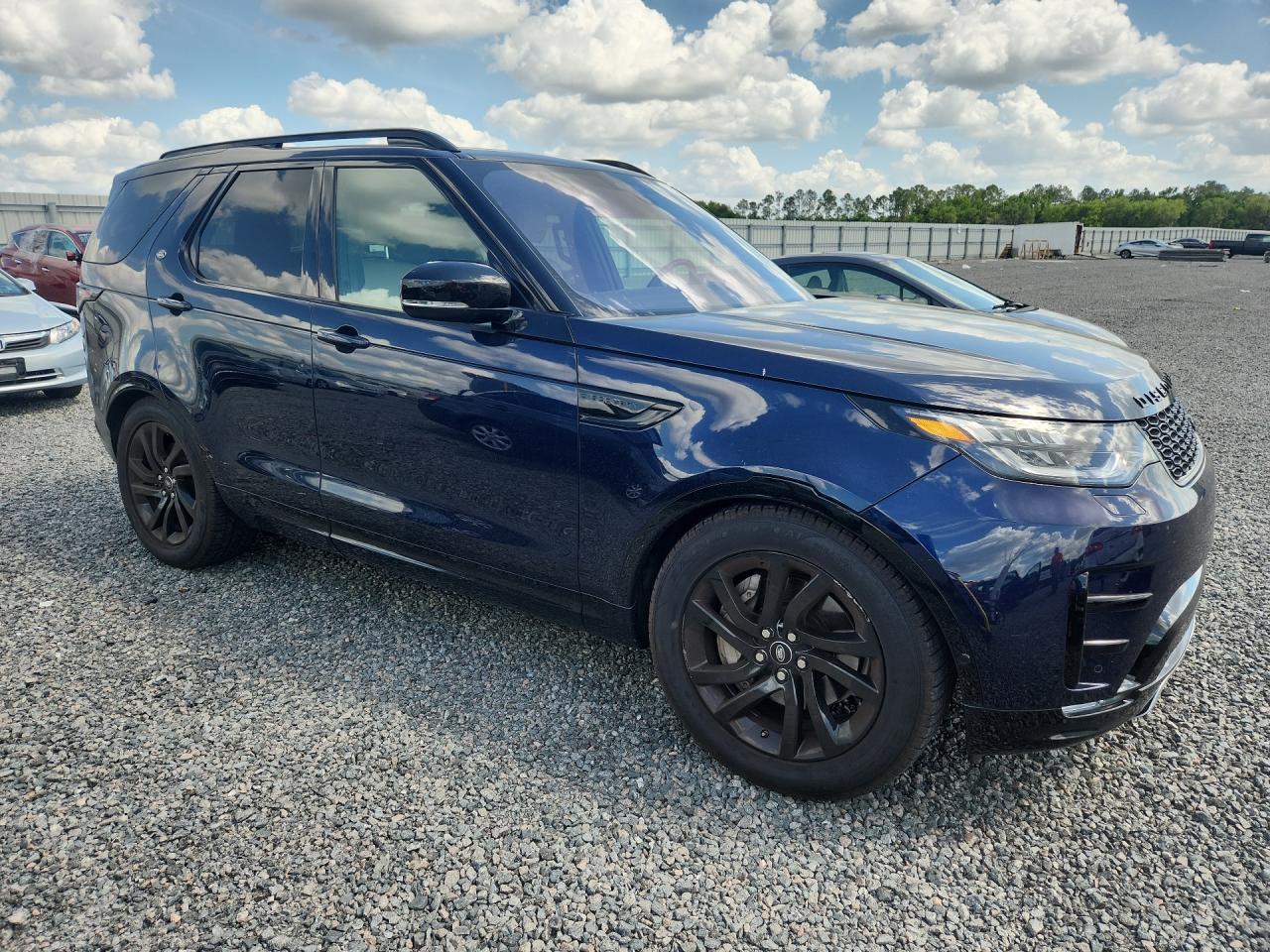 2020 Land Rover Discovery Landmark - Image 4
