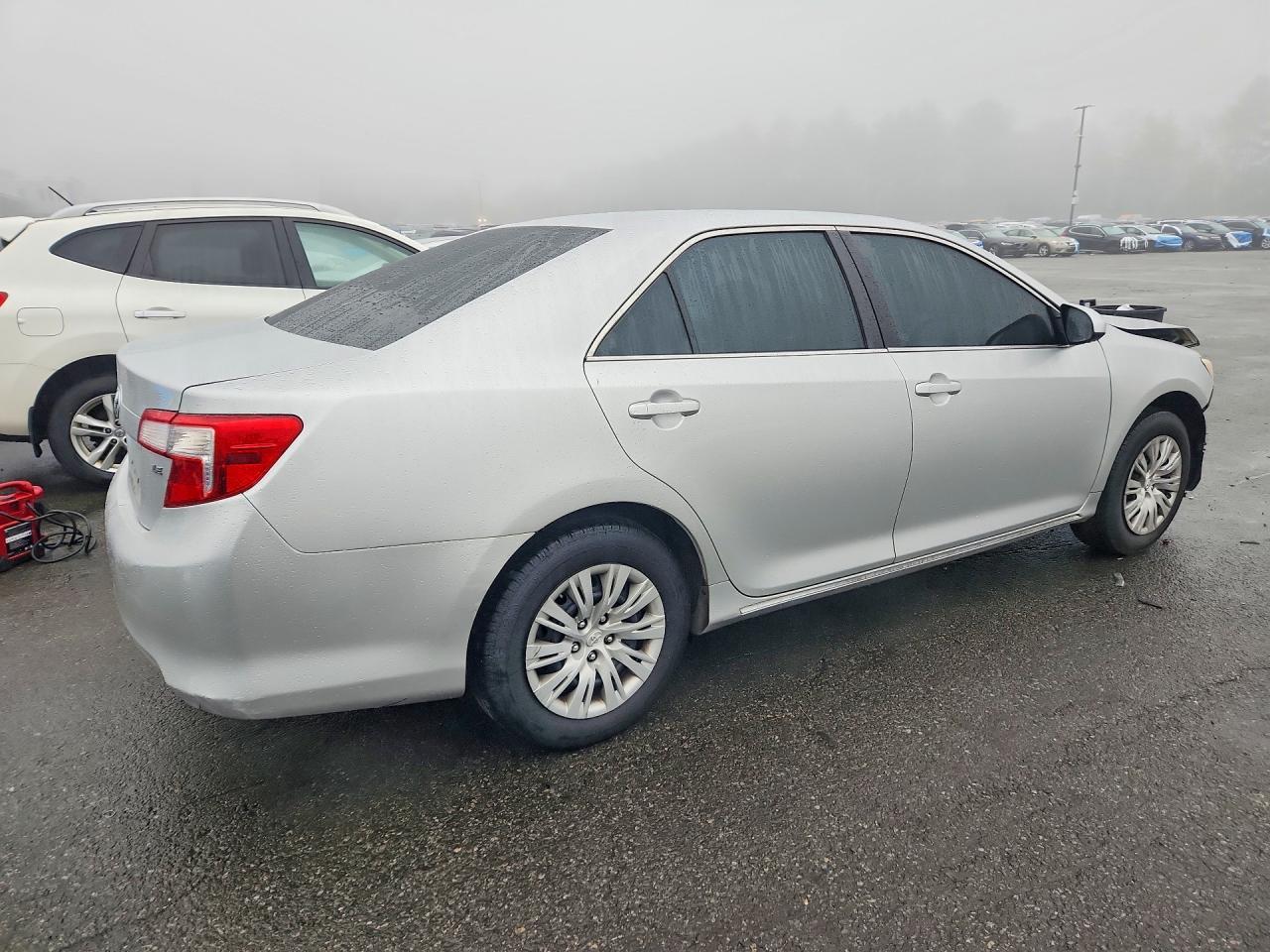 2013 Toyota Camry Le - Фото 3