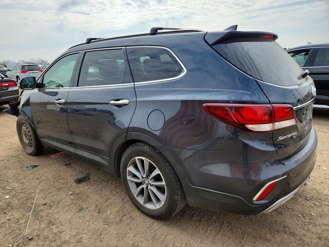 2019 Hyundai Santa Fe Xl Se - Image 2