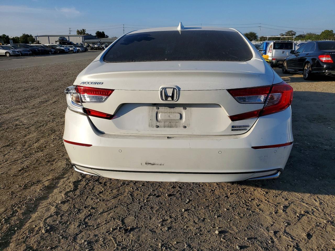 2018 Honda Accord Touring Hybrid - Image 6