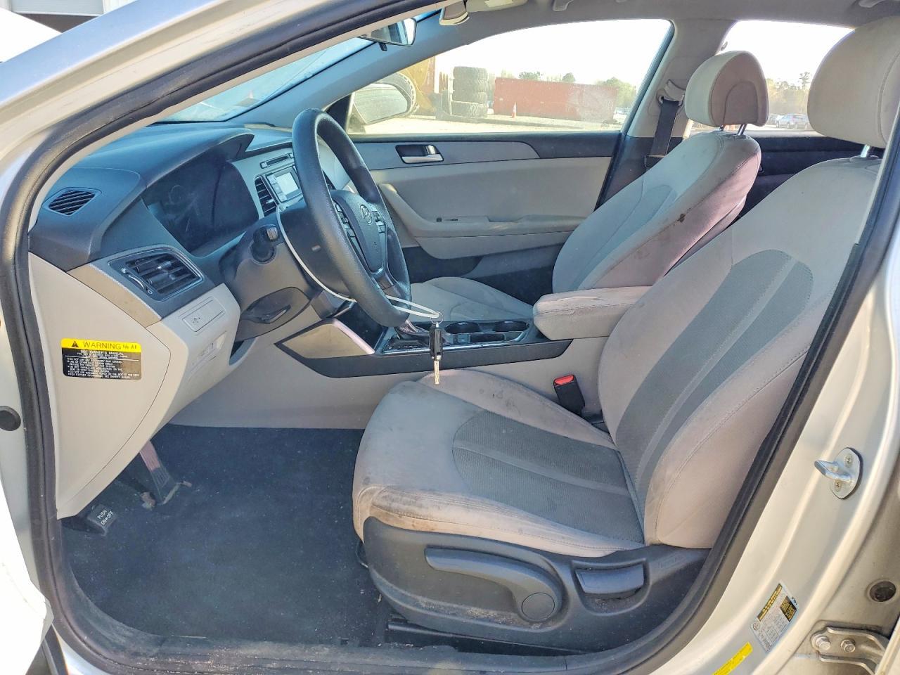 2017 Hyundai Sonata Base - Image 7
