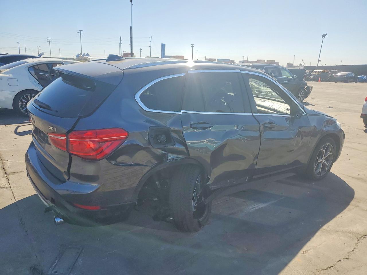 2018 BMW X1 xDrive28I - Image 3